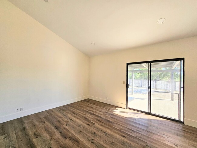 Building Photo - Gorgeous Remodeled Home in Secluded Neighb...