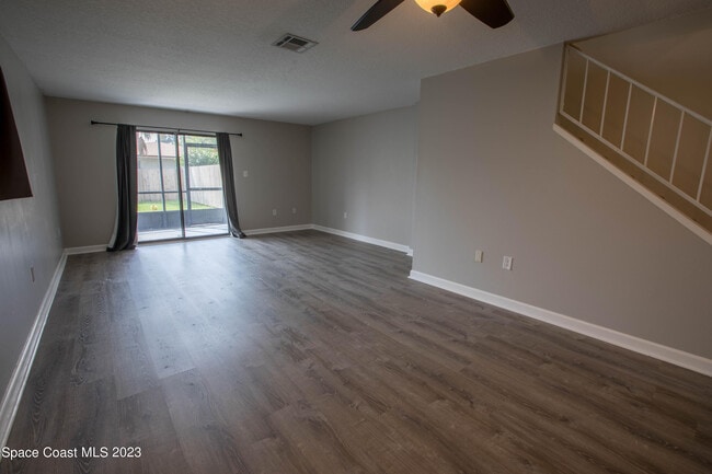 Building Photo - 277 Monroe Ave