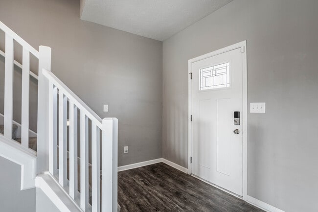 Building Photo - 3317 S Ansley Dr