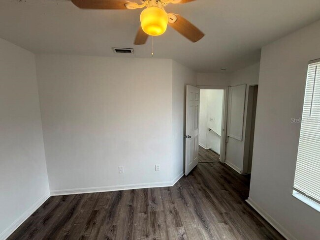 Building Photo - 833 Caribbean Dr