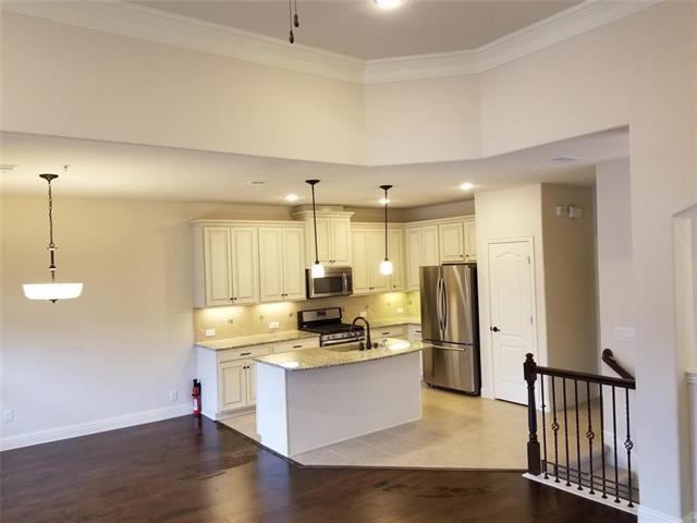 Building Photo - 555 Waterloo Dr