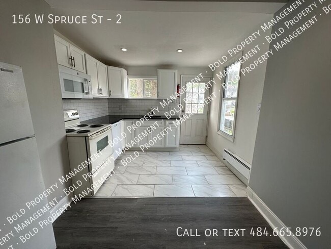 Building Photo - 156 W Spruce St