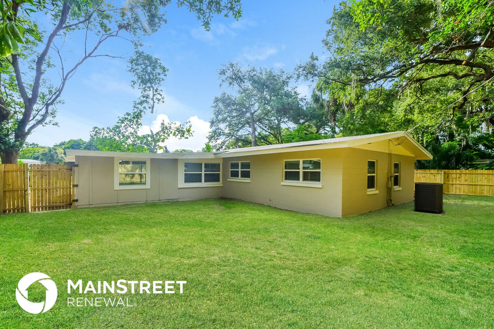 Building Photo - 3307 S Park Ave