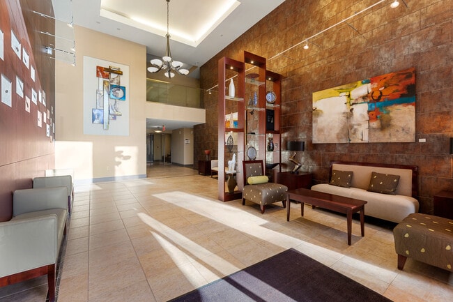 Building Photo - 701 Royal Ct