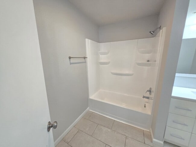 Building Photo - 433 Clearfield Dr