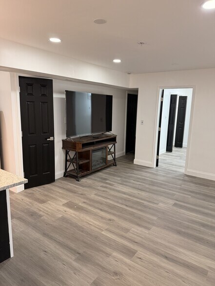 Living space - 2907 Bridgewater Dr