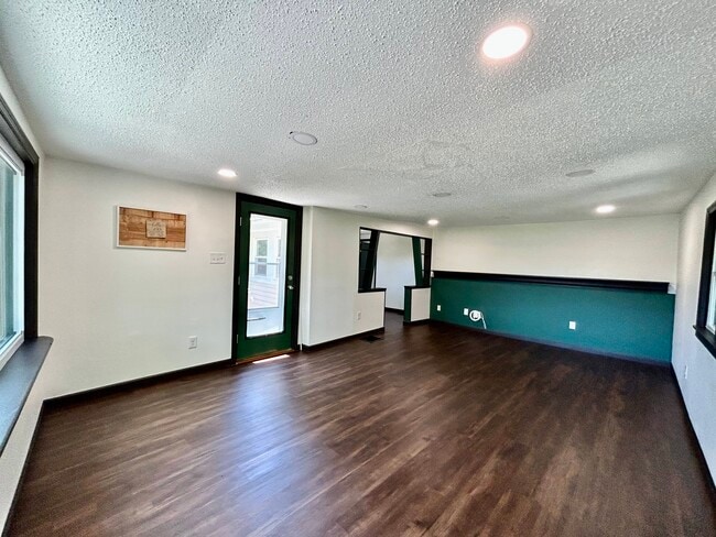 Building Photo - 8 Florissant Ave