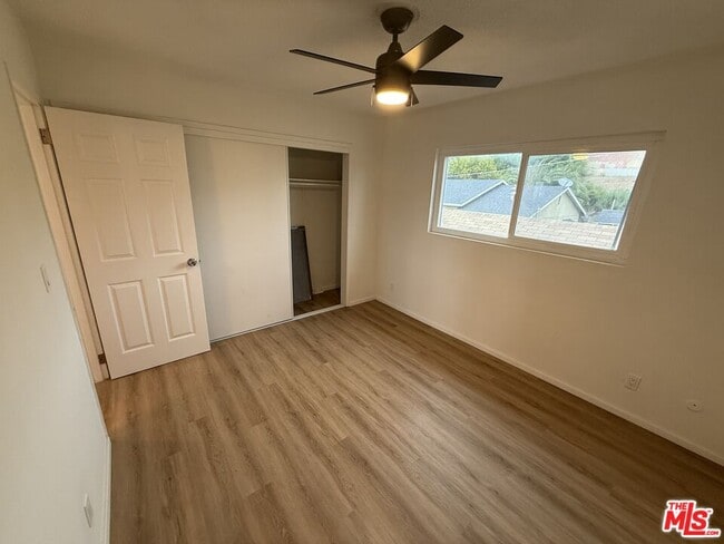Building Photo - 2530 Carmona Ave