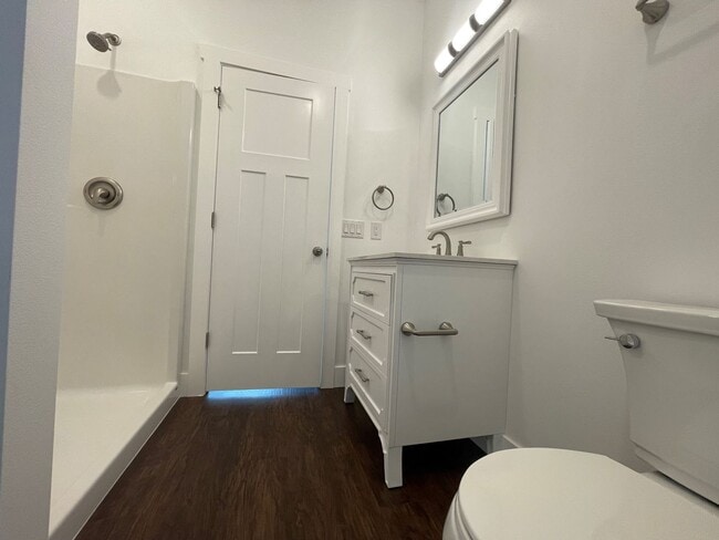Building Photo - Now renting Brand new 1 bedroom 1.5 bathroom Executive Townhome