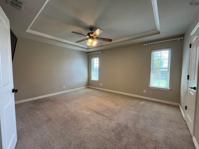 Building Photo - 4863 Rhea Rd