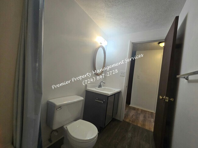 Building Photo - 455 McCleery St