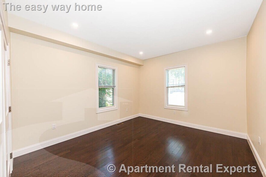 Building Photo - 120 Jerome St