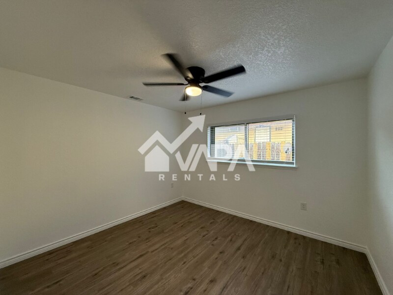 Building Photo - 4322 Las Cruces St