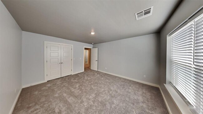 Building Photo - 613 NW 176th St
