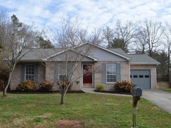 Front of the house - 1464 Waynesboro Ln