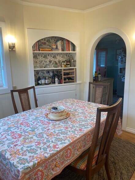 Dining Room - 509 Spruce St E