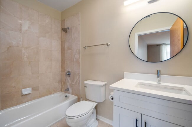 Building Photo - 1808 S Michigan Ave