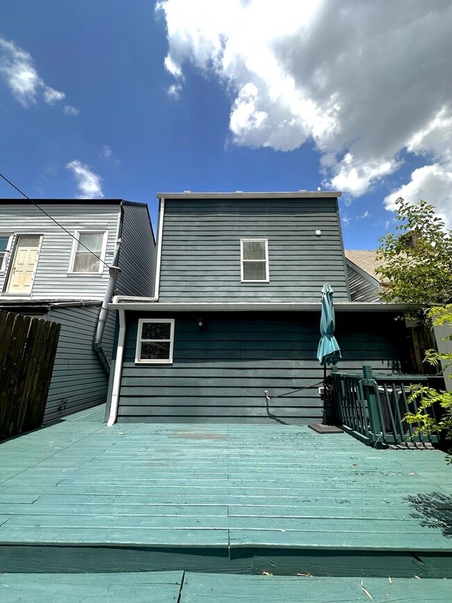Building Photo - Historic Charm Meets Modern Comfort in Shelby Park