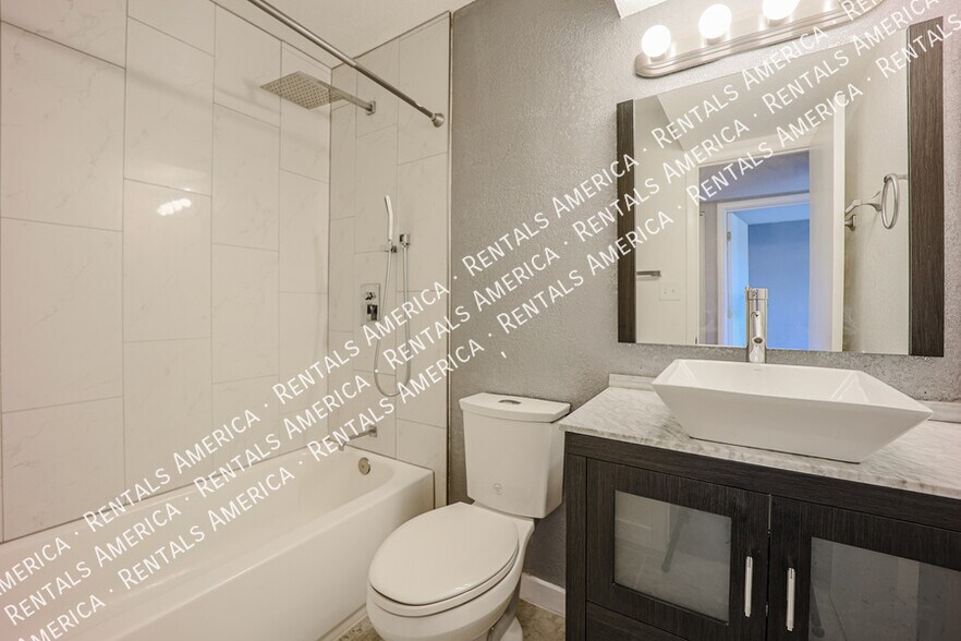 Building Photo - 6053 N 79th St