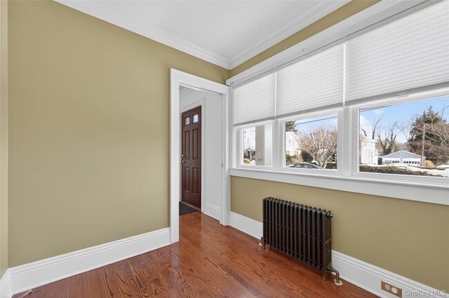 Building Photo - 35 Birch St