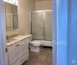 Building Photo - 4729 Routt St