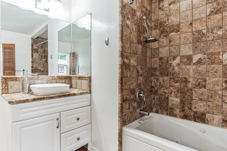 Bathroom - 4708 Orion Ave