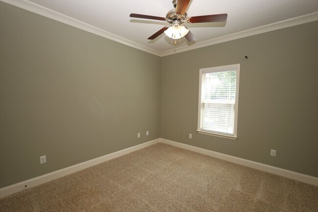 Building Photo - 4634 Amelia Cir