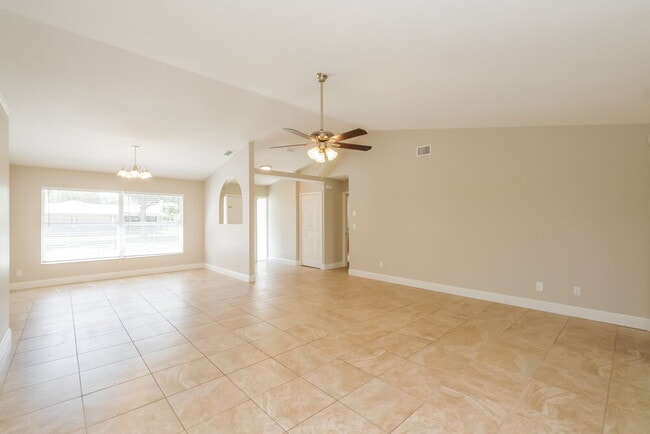 Building Photo - 4708 31st St Ct E