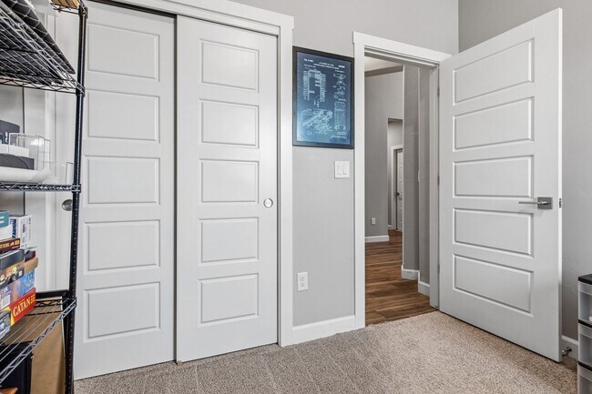 Building Photo - Pristine Four Bedroom 2 Bath home in Mesa Village