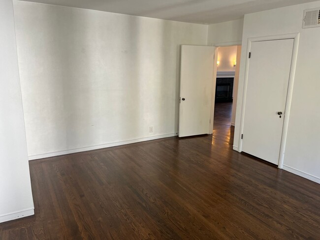 Building Photo - Rare opportunity to live on San Francisco'...