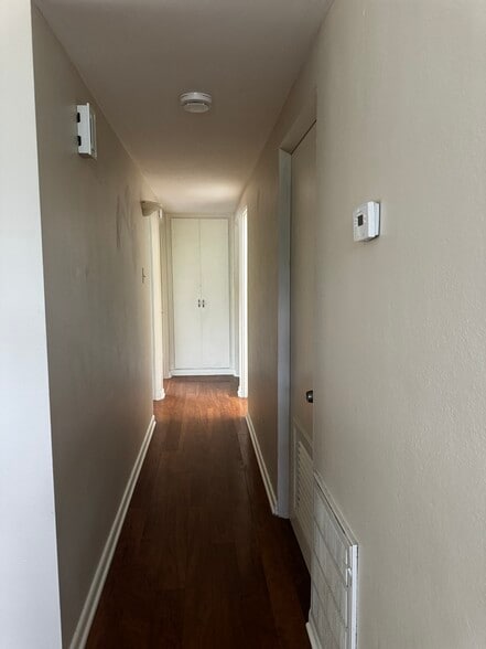 Building Photo - 19 Stoneyside Ln