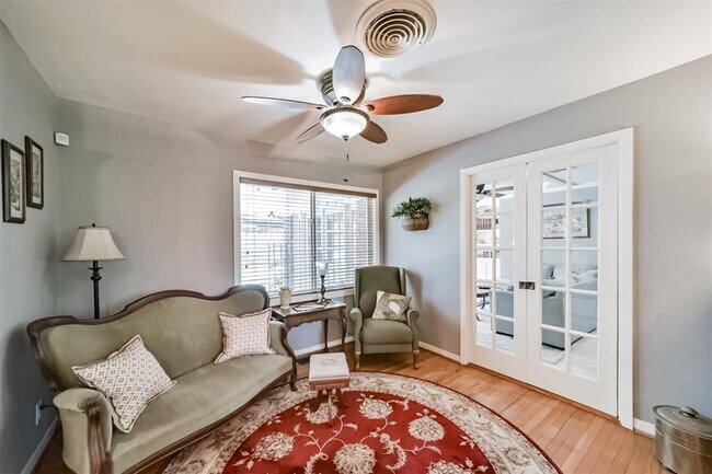 Building Photo - 9910 Pine Lake Dr