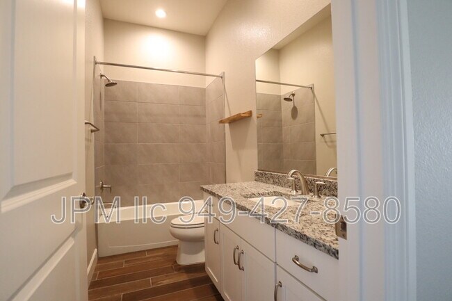 Building Photo - 12925 Sapphire Point Dr