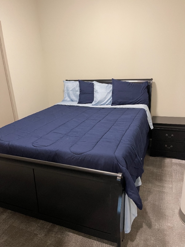 Building Photo - 1417 W 9th St