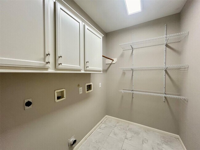 Building Photo - 16807 Laguna Springs Dr