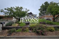 Building Photo - Spacious 4BD/2BA Mid-Century Home | 1,788 Sq. Ft. | Prime Yakima Location! More photos will be av...