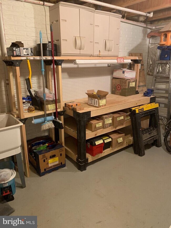 Building Photo - 15524 Royal Crescent Ct