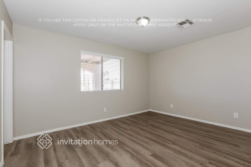 Building Photo - 250 Dakota St