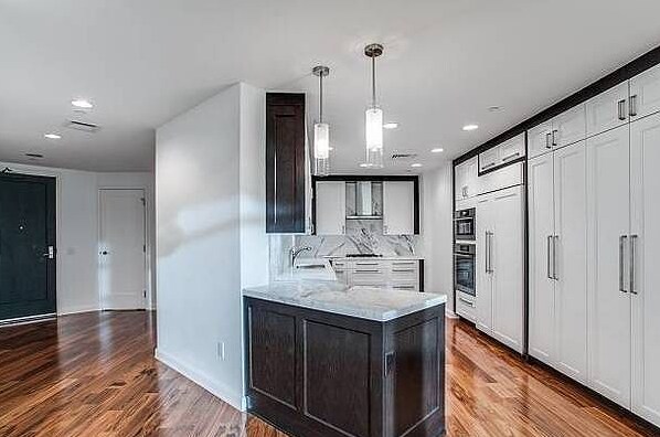 Building Photo - 4242 Broadway-560.2