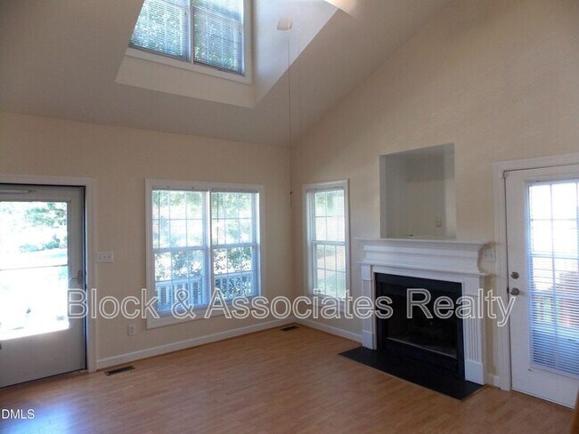 Building Photo - 2701 Sterling Park Dr