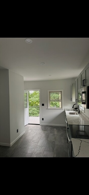 Building Photo - 19 Dell Ave