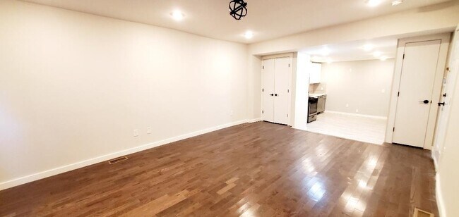 Building Photo - 487 Ocean Ave