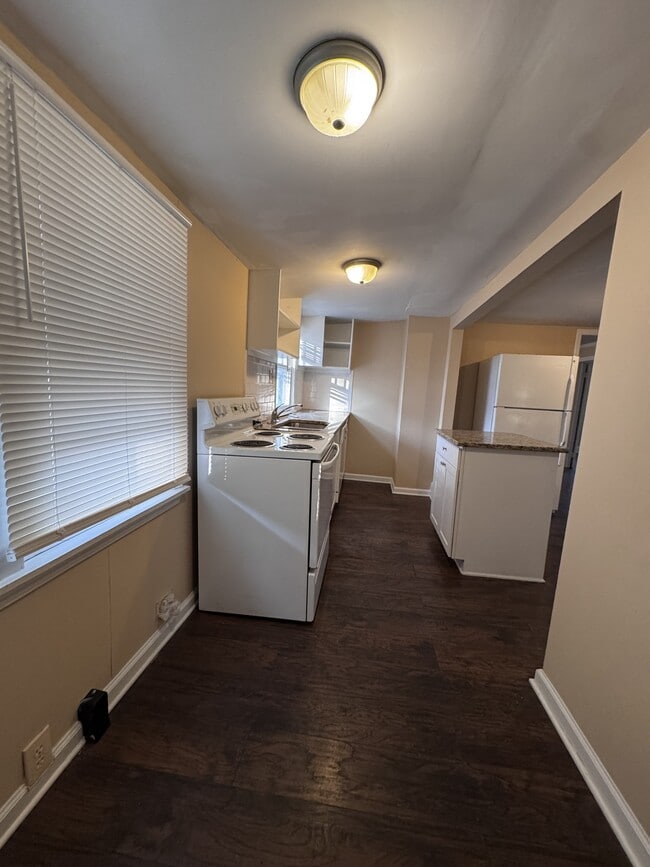 Building Photo - 420 Jackson Park Rd