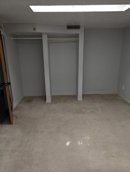 Building Photo - 589 W 200 N