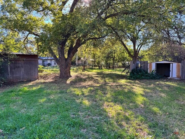 Building Photo - Quiet, 2 Bed 1 Bath Home In Burkburnett