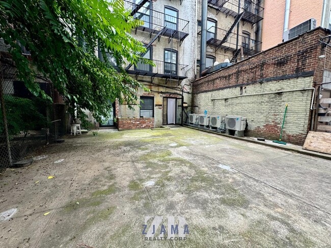 Building Photo - 435 DeKalb Ave