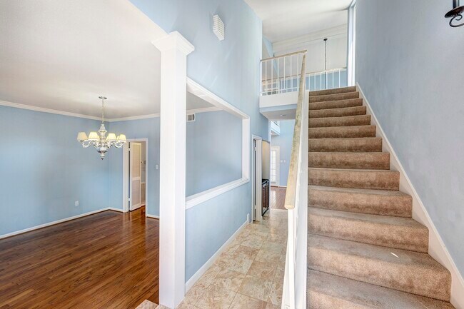 Building Photo - 5816 Lynbrook Dr