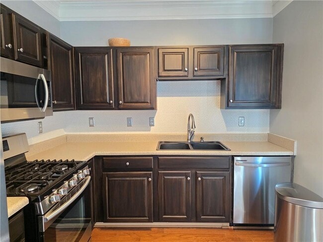 Building Photo - 1208 Charleston Ct
