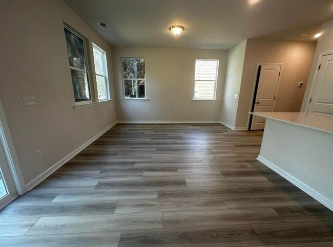 Building Photo - 8353 Child's Cove