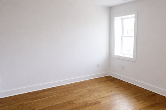 Building Photo - 727 Quebec Place NW